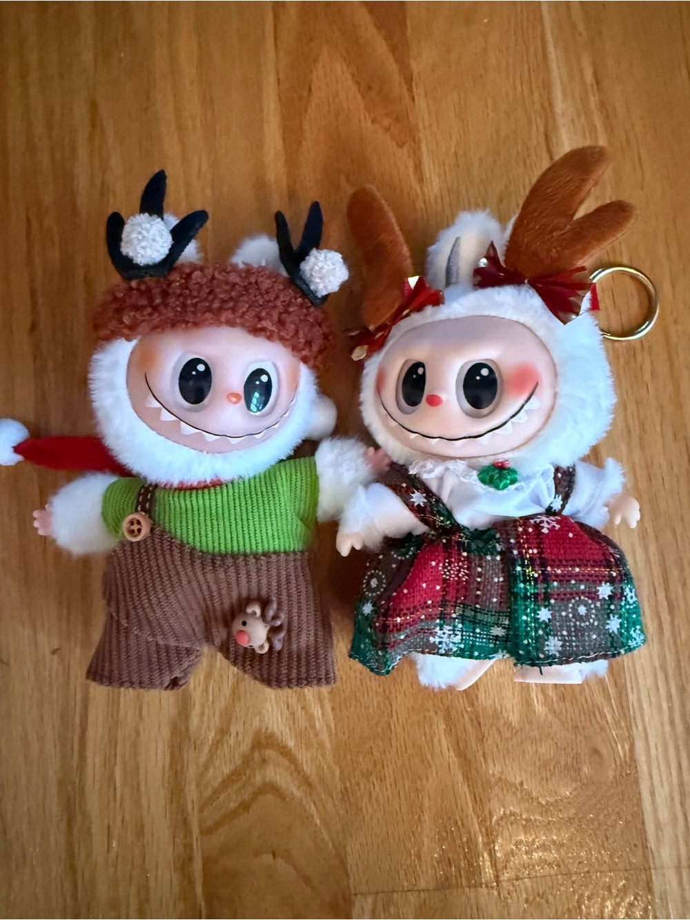 Specialty Holiday Labubu Bundle (2 dolls)